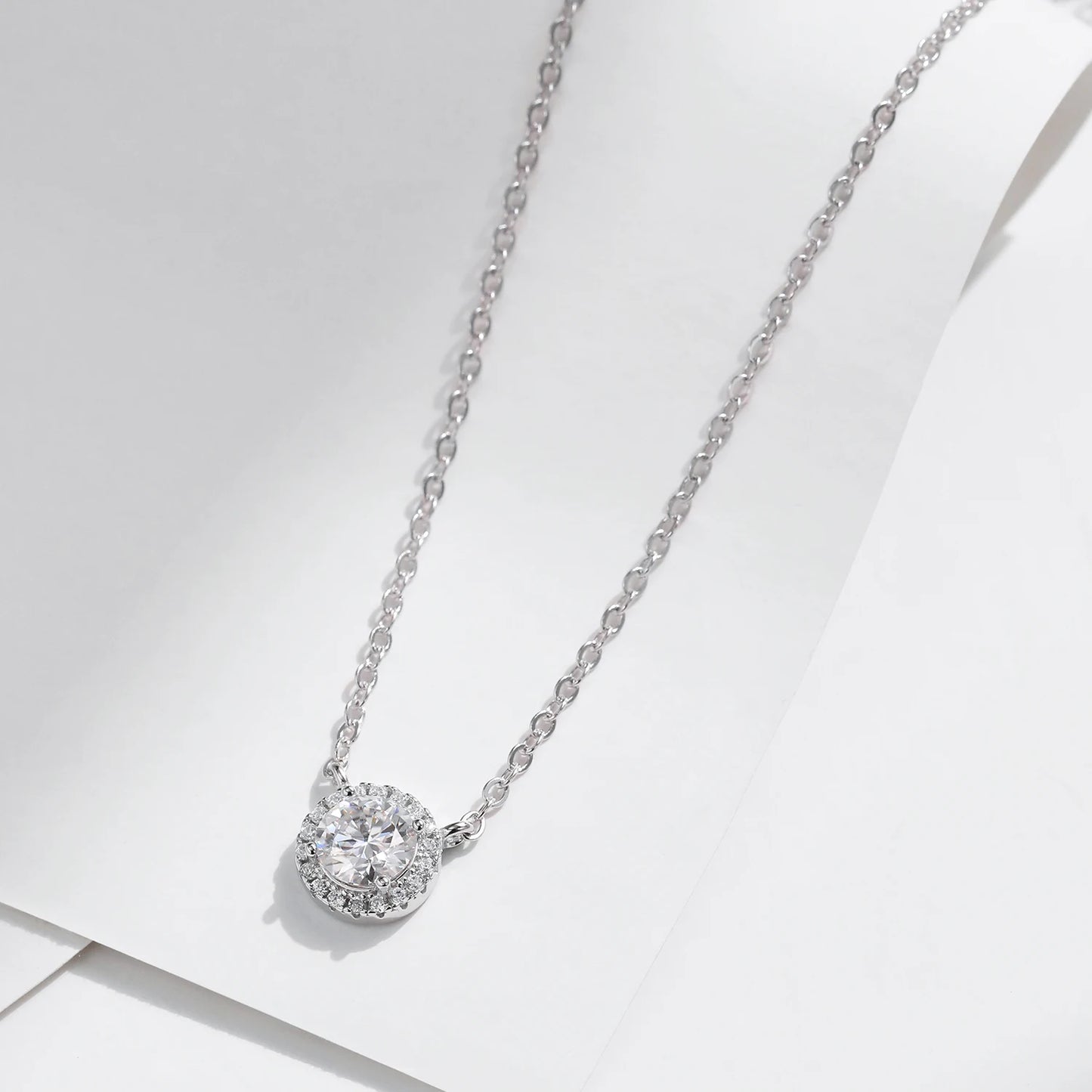 MODIAN® 0.8 Carat Moissanite Pendant Necklace