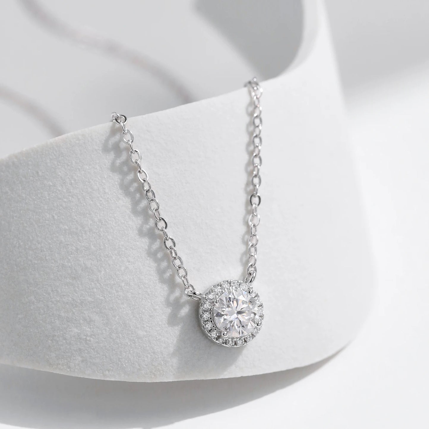 MODIAN® 0.8 Carat Moissanite Pendant Necklace