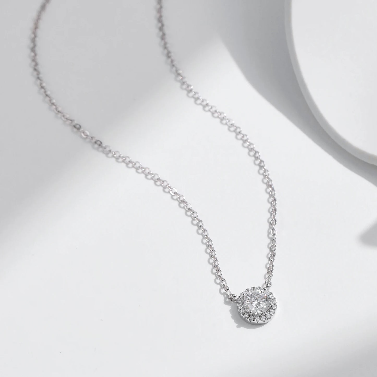MODIAN® 0.8 Carat Moissanite Pendant Necklace