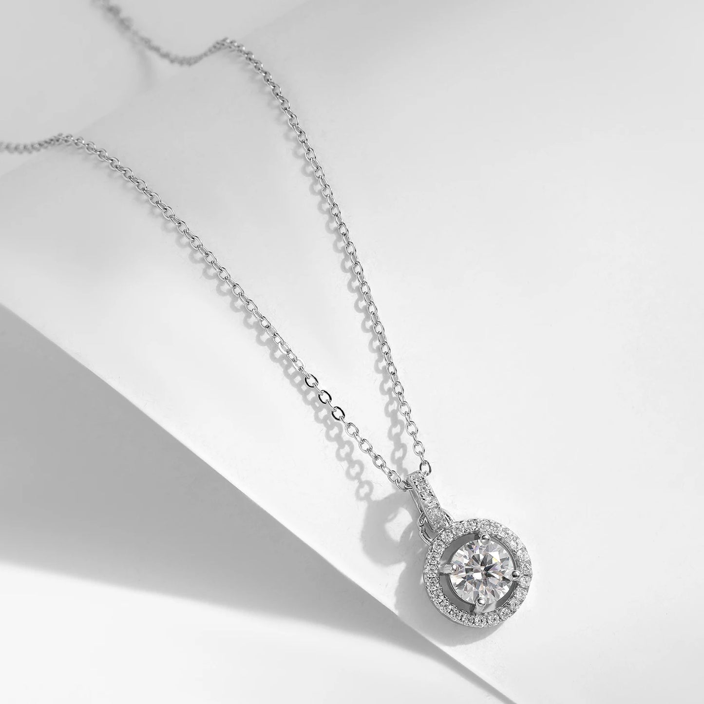 MODIAN 1 Carat Moissanite Pendant Necklace