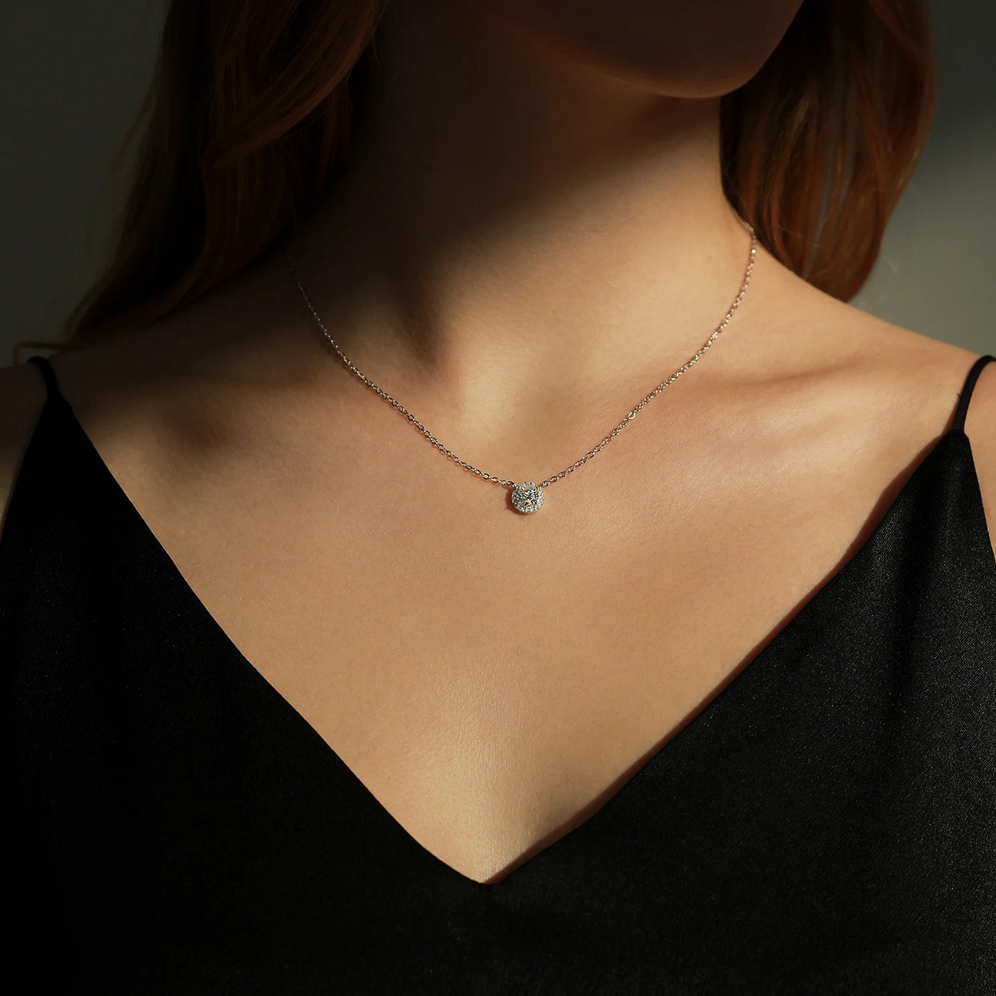 MODIAN 0.8 Carat Moissanite Pendant Necklace